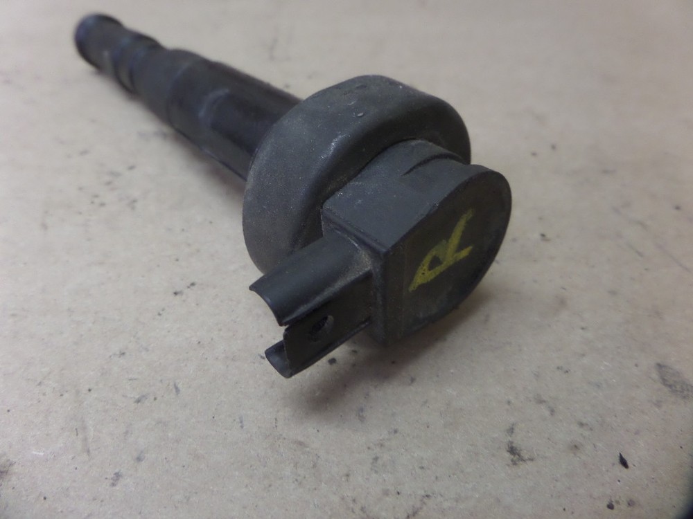 2007 BMW F800S RIGHT IGNITION COIL PACK SPARK PLUG CAP