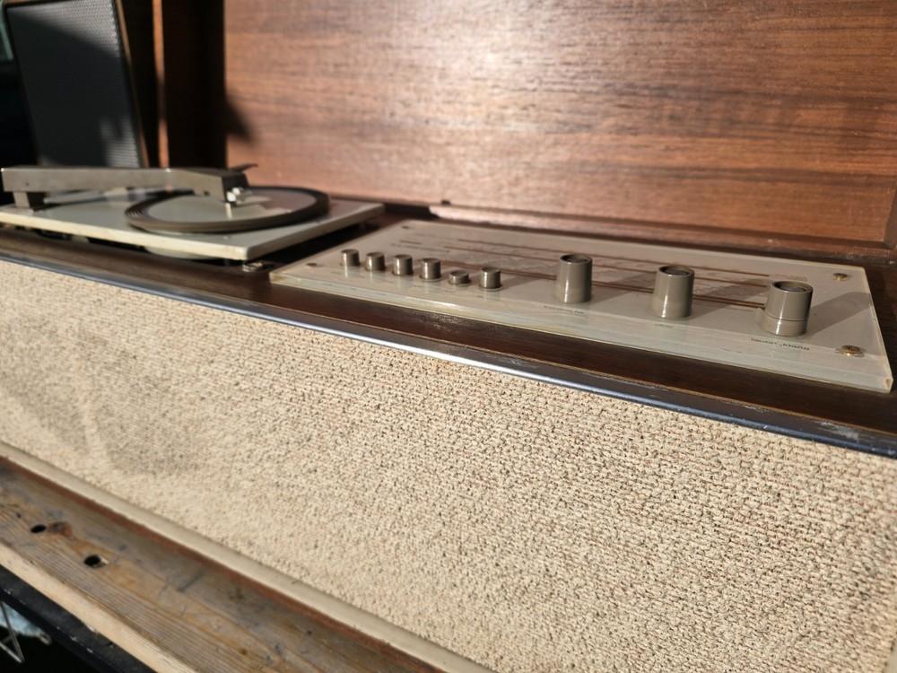 WEGA Wegaphone 529 from 1963-65 - Historic Design Device