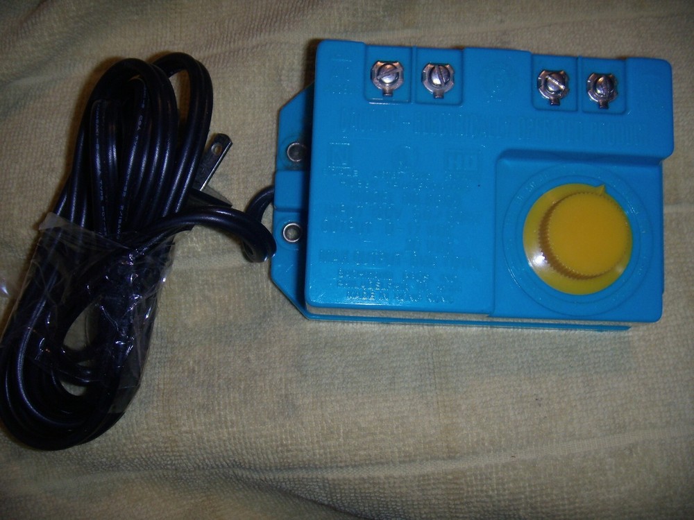 HOBBY TRANSFORMER BLUE # 6605 EXCELLENT COND.