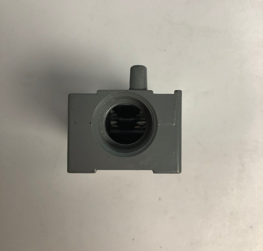 Cutler-Hammer Sensor Receptacle Conduit Entrance E51RC