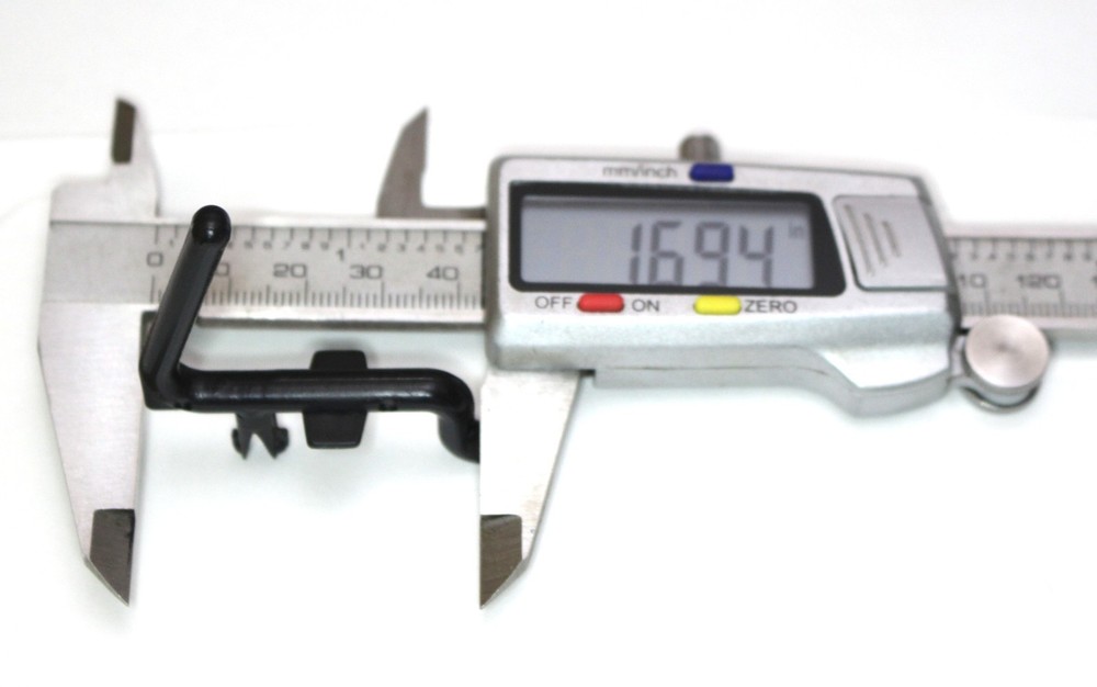 Plastic Black L Style Pegboard Hook Kit - 100 Pack - PEGBOARD NOT INCLUDED