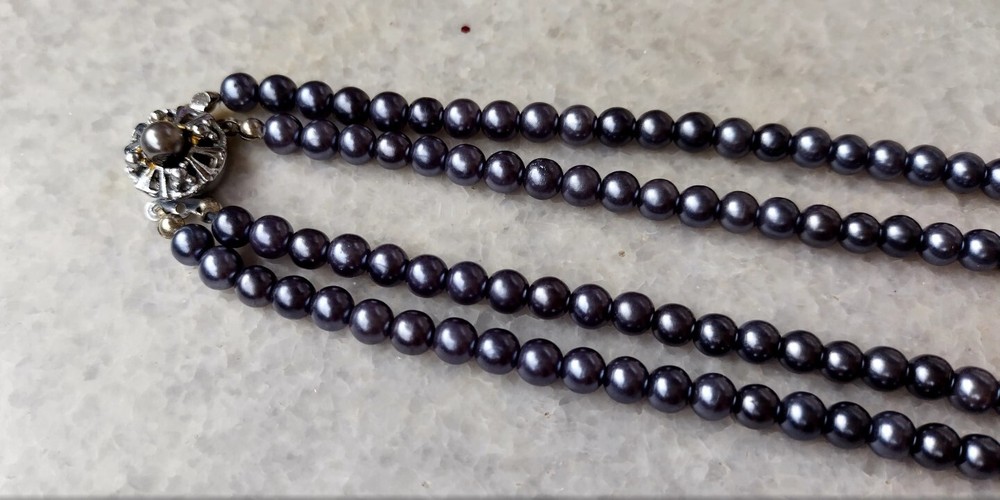 Vintage plastic necklace