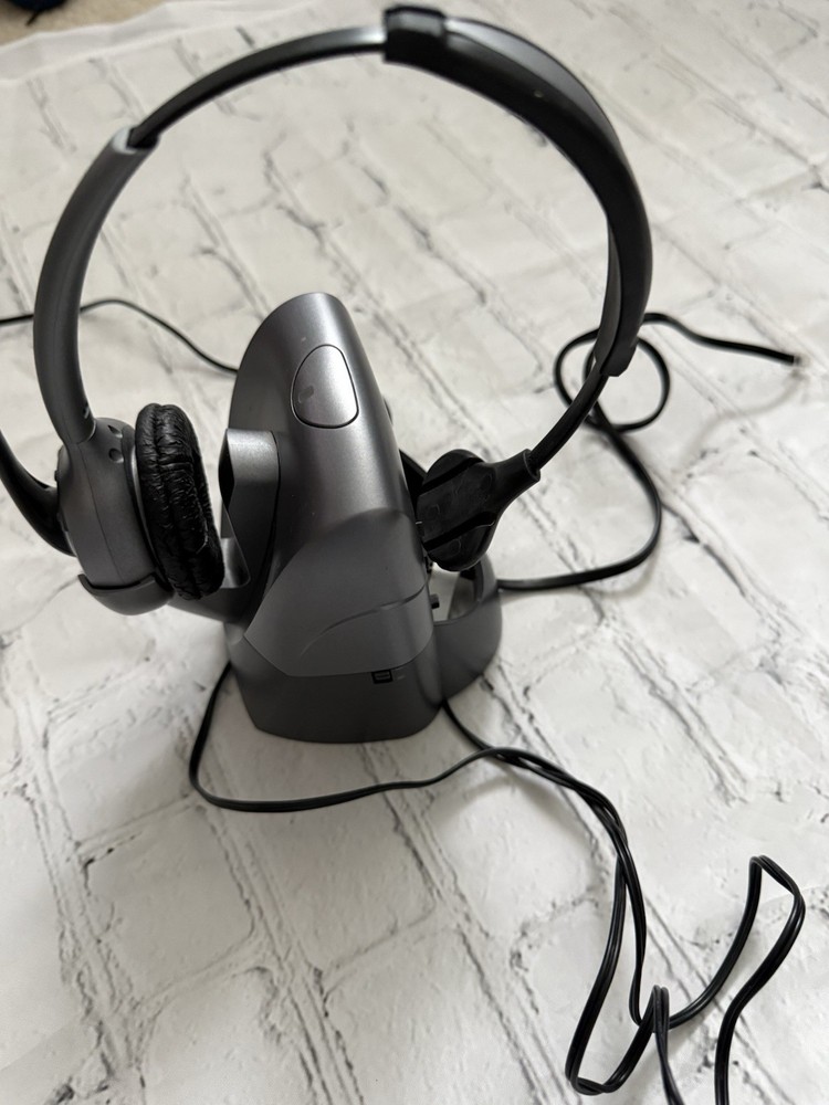 Plantronics CS351N Wireless Office Phone Headset Base System Powers On