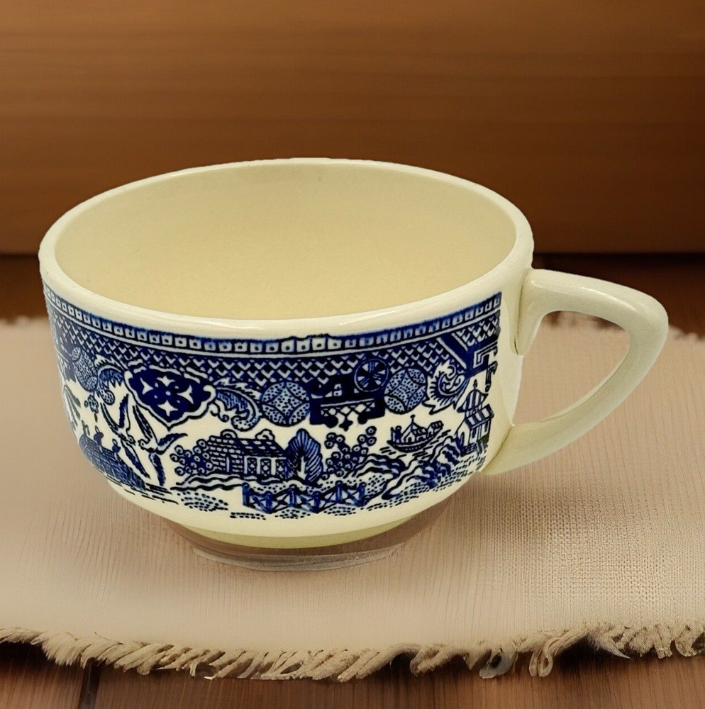 Vintage Blue Willow 6 Oz Tea Cup Handle Unmarked