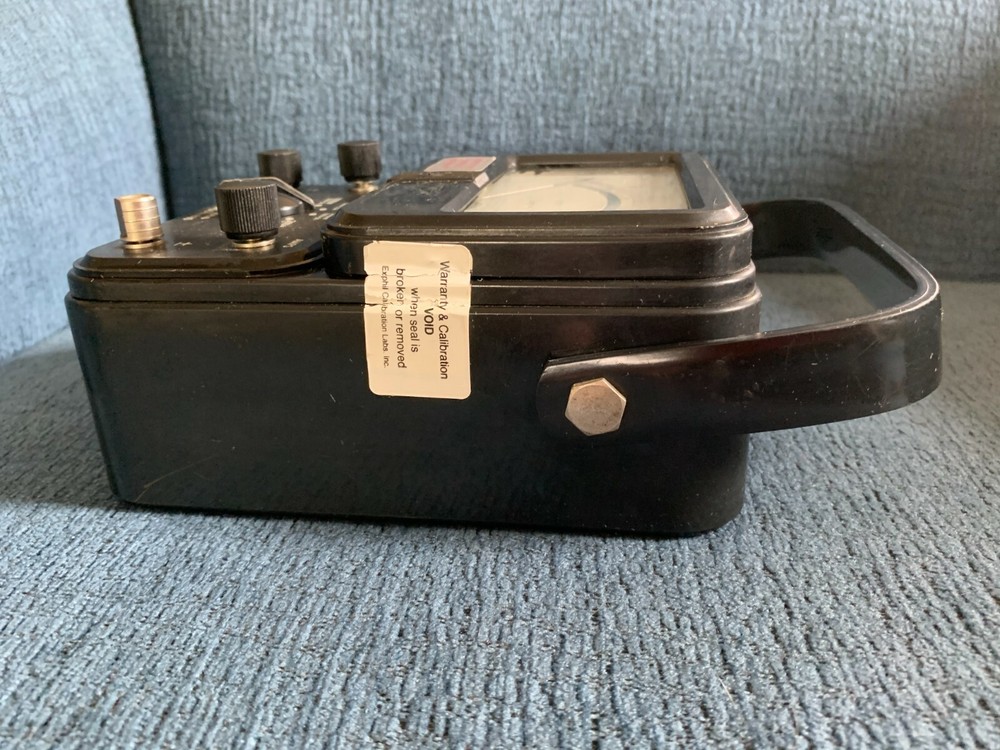 SIMPSON 880 AC/DC VOLTMETER 0-200 VOLTS