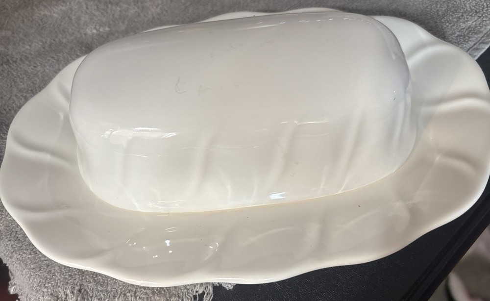 Phalange’s Stratus White Covered Butter Dish