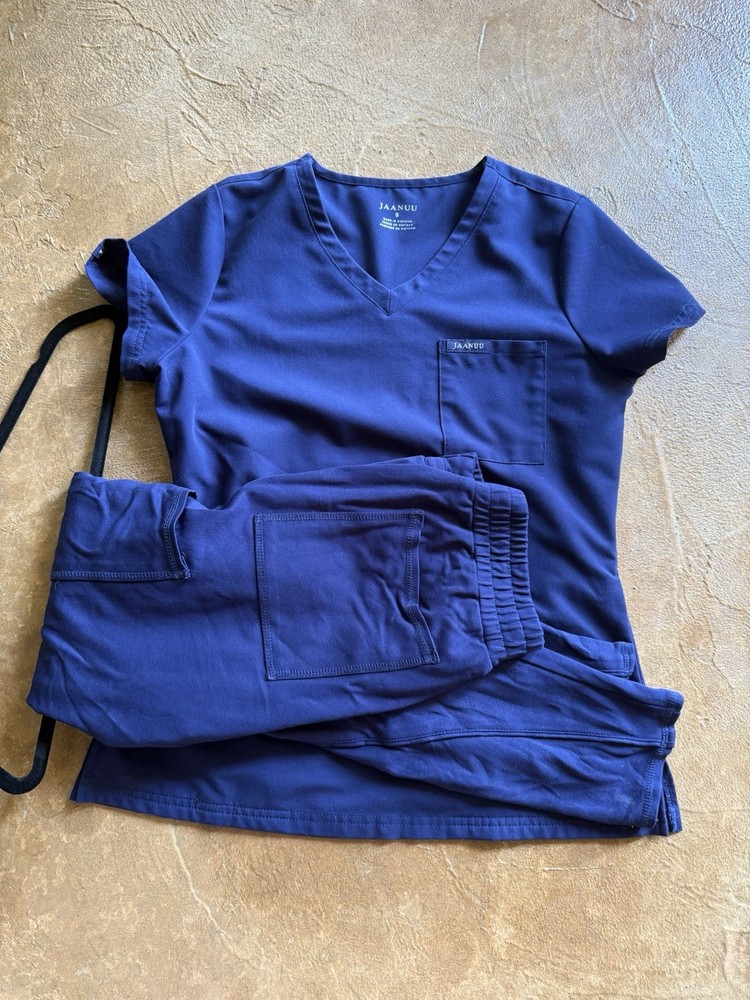 Jaanuu Women’s Scrub Set Small