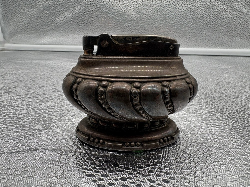 Vintage 1950's Ronson "Crown" Silver Plated Table Lighter