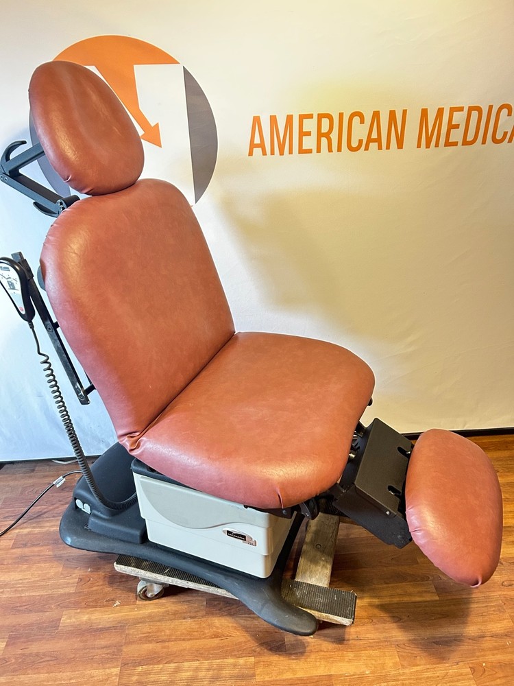 Midmark 630-008 75L Power Exam Table
