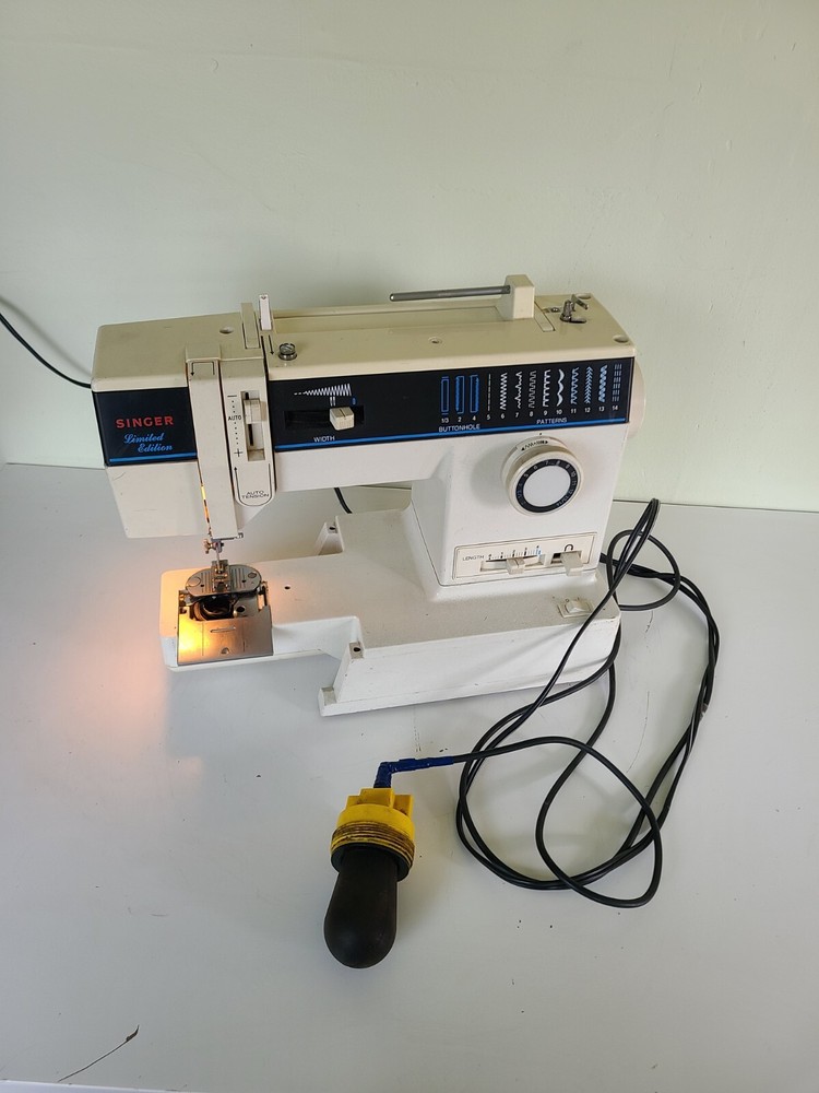 Limited Edition Singer 7033 Sewing Machine With Custom Presser Handle Control