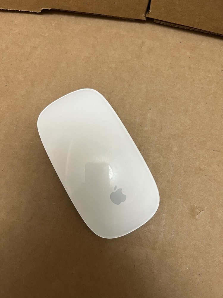 Apple Magic Mouse A1296 White Wireless Bluetooth + Fresh Batteries. Works Great