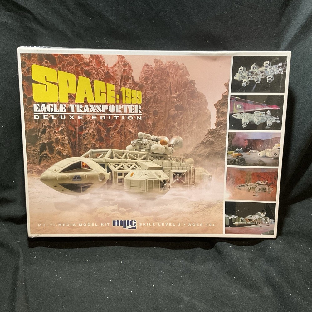 Space 1999 Eagle Transporter Deluxe Edition