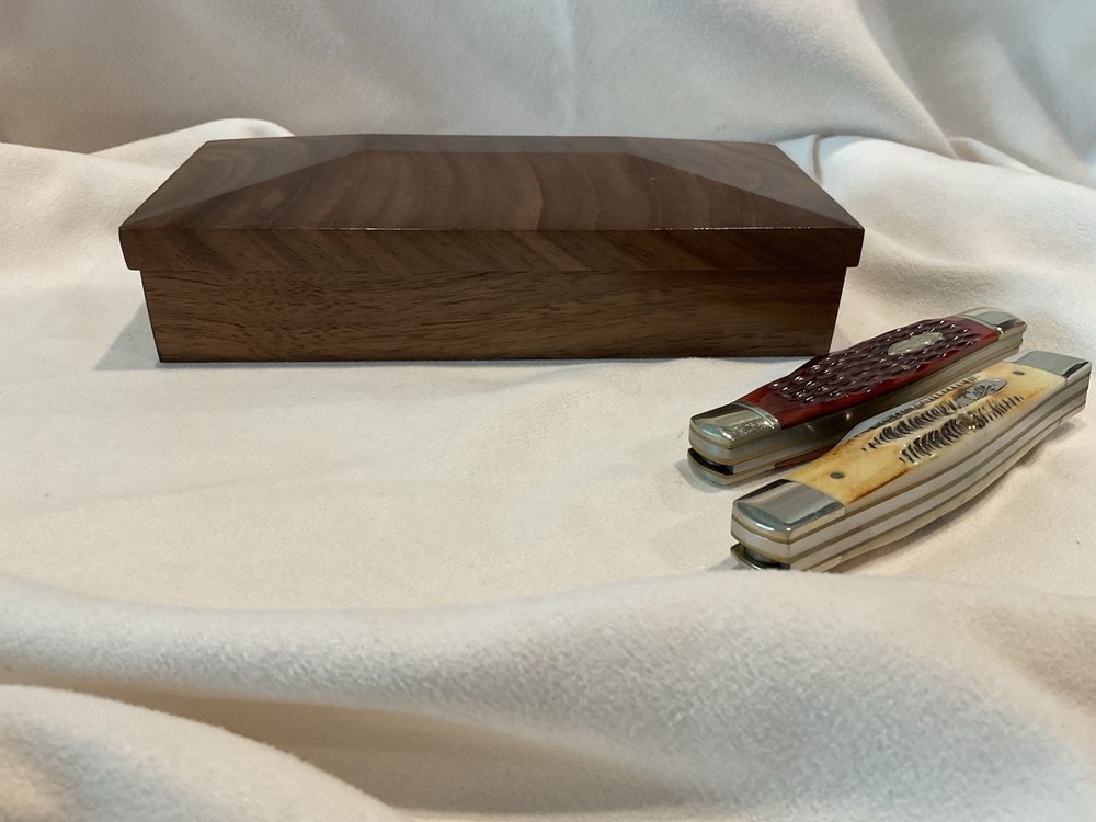 Case knife Black Walnut Display Box