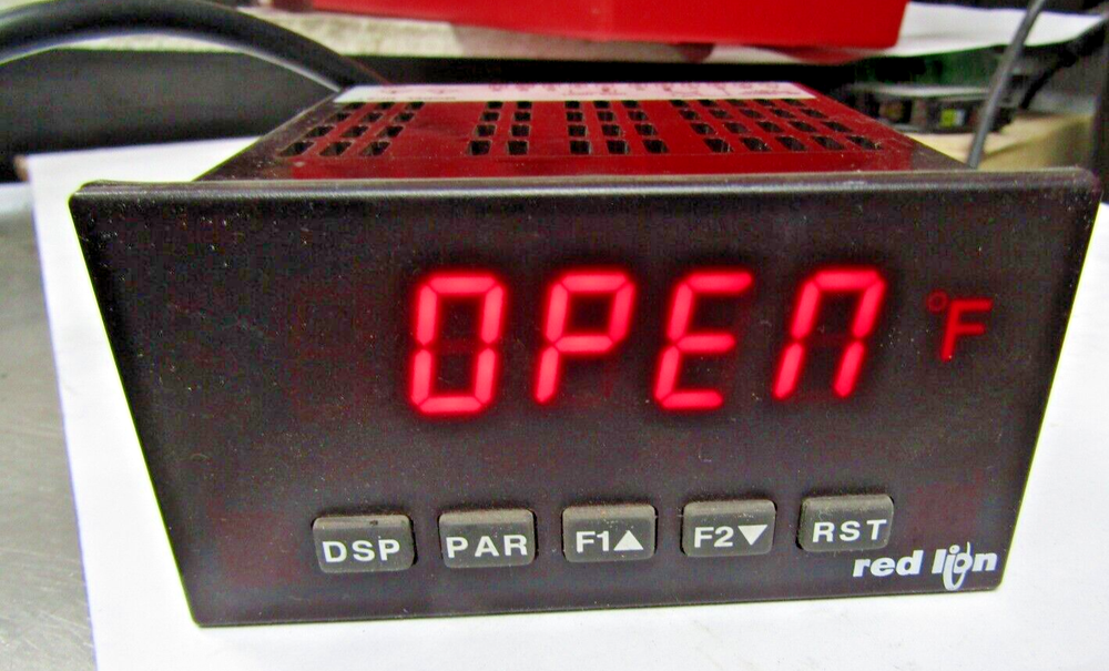 ✌️RED LION DP5T ANALOG INPUT PANEL METER TC/RTD 50-250VAC