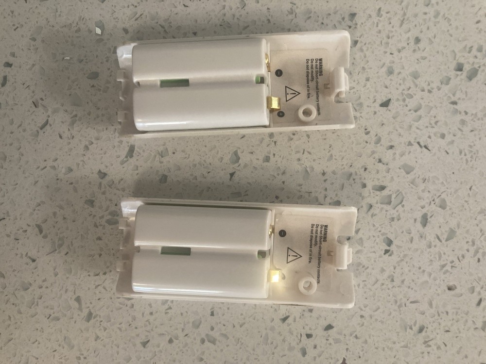 2 Pack 2800 mah Rechargeable Batteries for Wii Remote Controller (White)