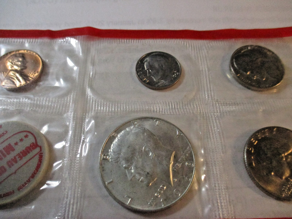 1968-D 1/2 MINT SET NO ENVELOPE