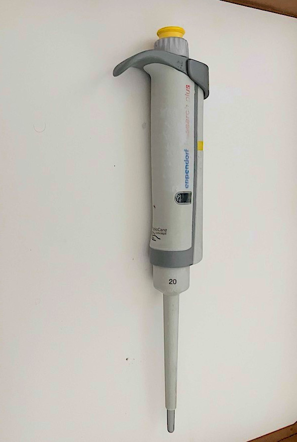 Eppendorf Research PLUS Pipette set (20 µl and 200 µl) + free fitting tip boxes