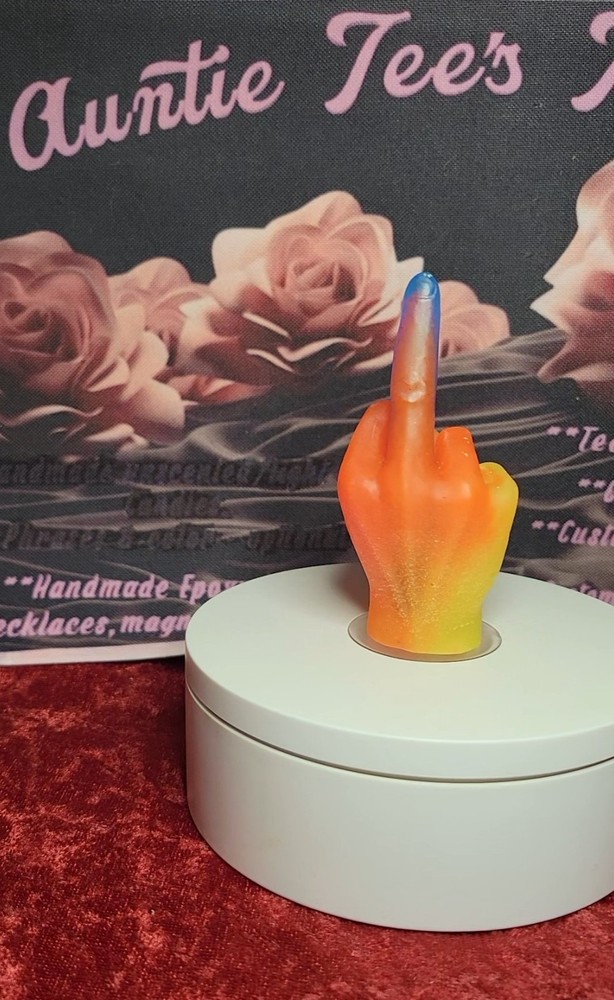 Resin art middle finger