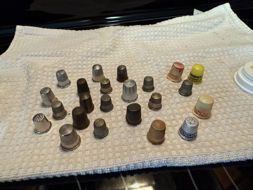 25 Assorted Vintage Thimbles, Various Sizes, 4 Advertising