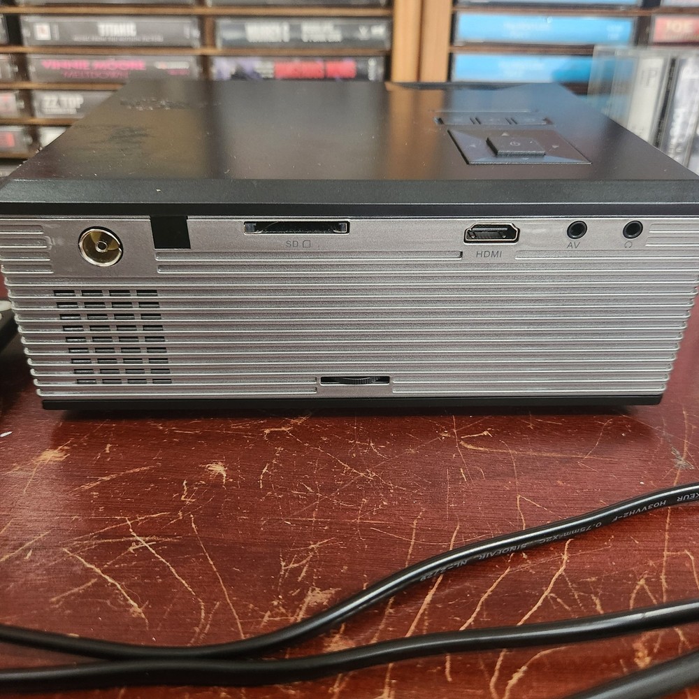Projector / Crenova Xpe470/ Cables And Remote Tested!