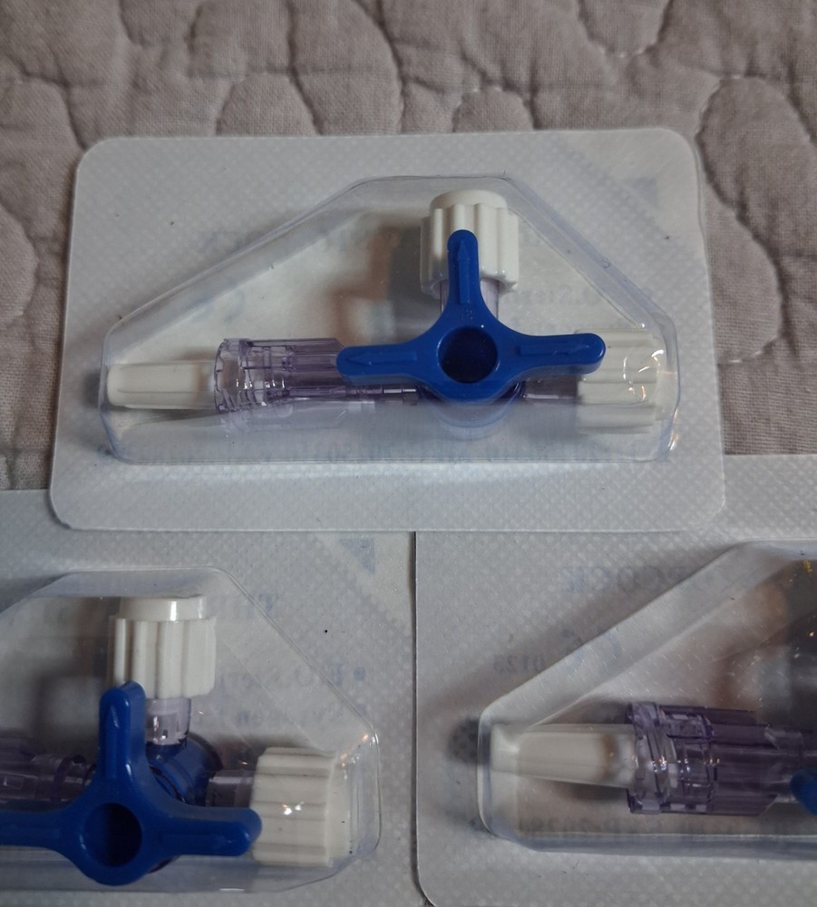 3-Way Stopcock Luer Lock Connection Adapter 9 Pieces New Open Box