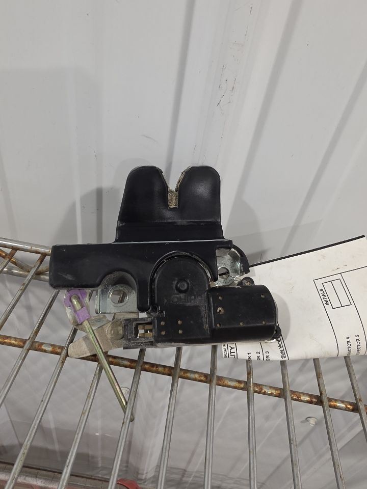 Trunk Latch Fits 02 Camry 3840400