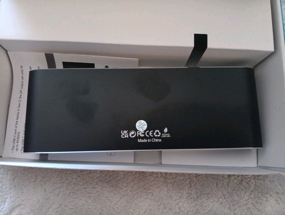 High-definition multimedia interface-type c KVM switch 2x1HDMI out, DP out, ECT