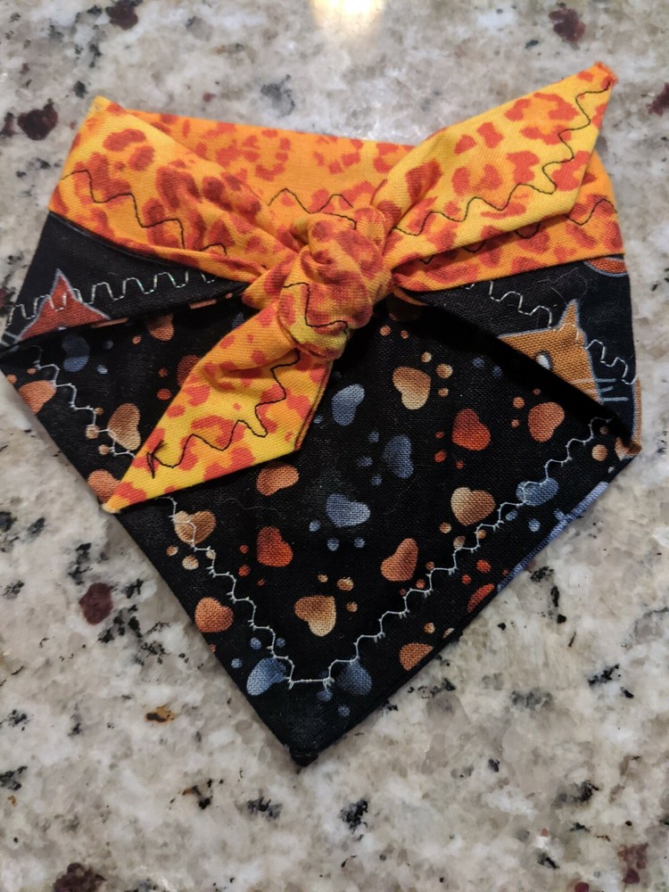 New With Tags Extra Small Indoor Cat Bandana Reversible