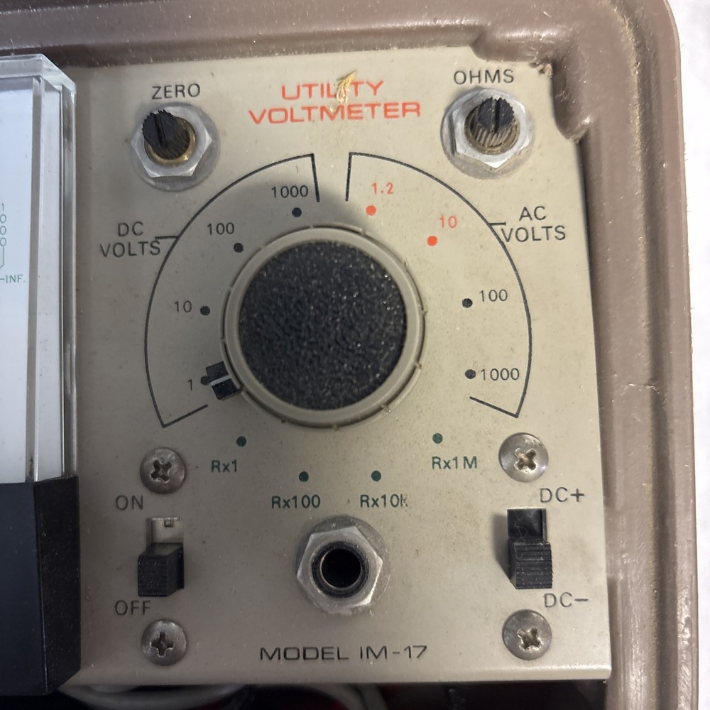 Vintage Heathkit Utility Solid State Voltmeter Model IM-17 in Hard Case