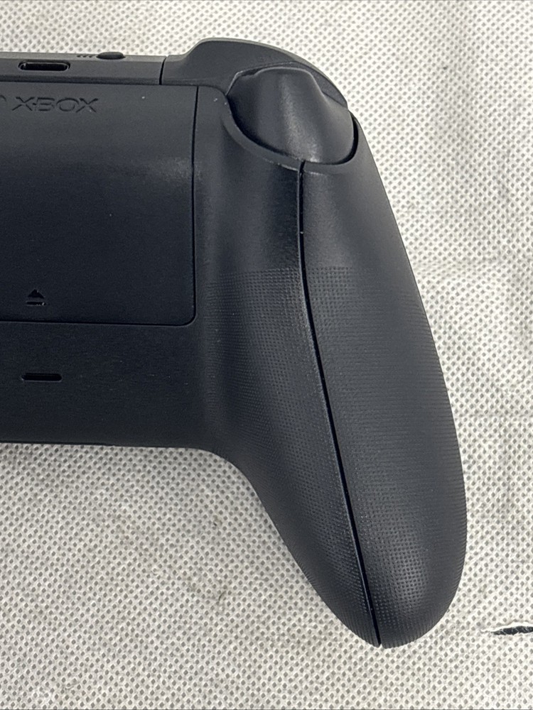 Microsoft Xbox Series X|S Wireless Controller - Model 1914 - Black