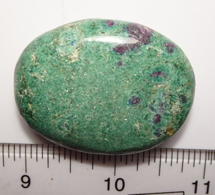 Ruby Fuchsite Palmstone - India sc1004