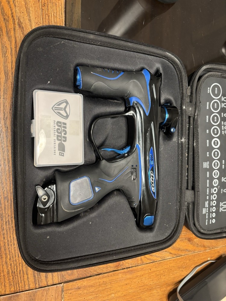 Dye Paintball M2 Black/Dark Blue
