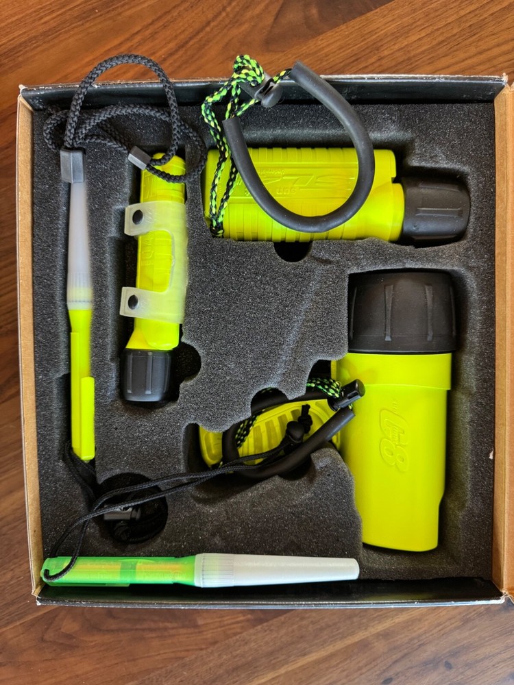 Underwater Kinetics Sunlight C8 Mini Q40 SL4 Dive Beacon SEE DESCRIPTION