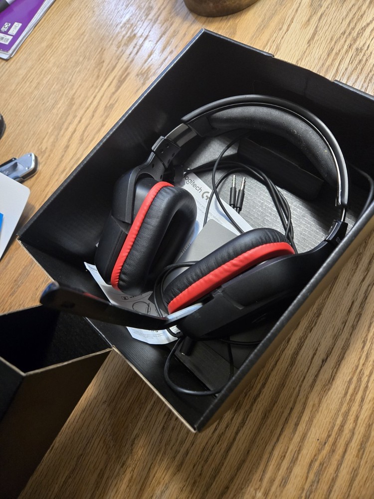 Logitech G332 Stereo Gaming Headset for PC, PS4