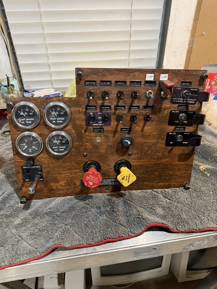 1999 Peterbilt 379 Dash Panel