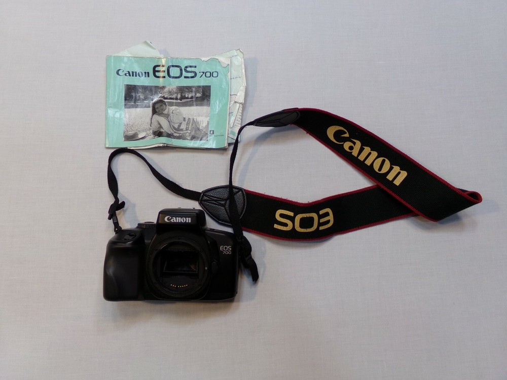 Canon EOS 700 - Camera