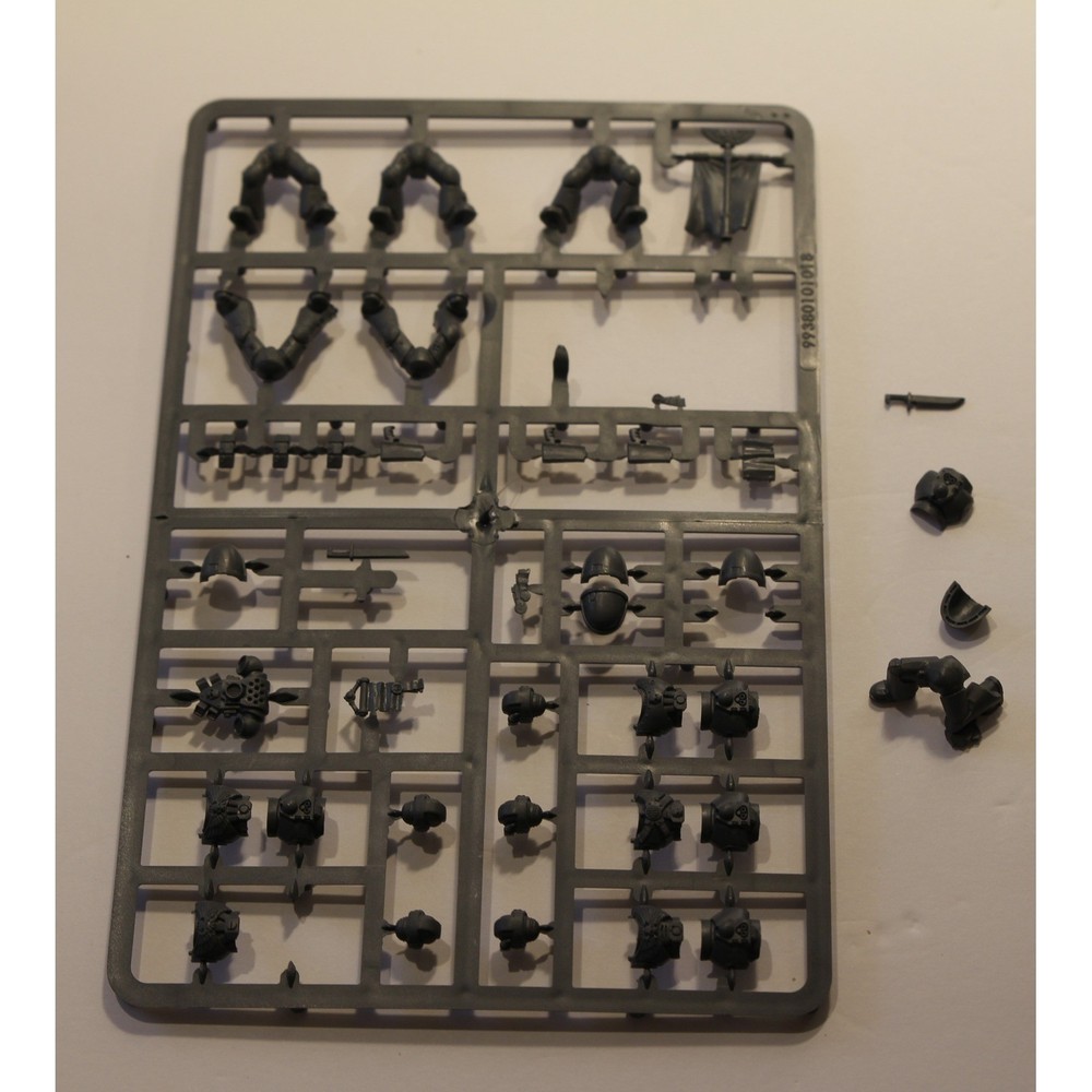 Warhammer 40K Space Marines Command Squad First Born "48-17" .Open Box (A1)