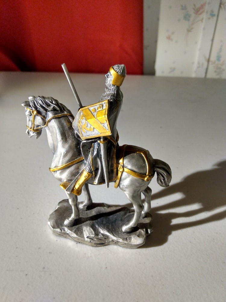 nick nack knight on horse