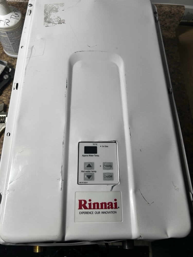 Rinnai V75IN Internal Tankless Water Heater 180k Btu 7.5gpm SCRATCH/DENT UNIT