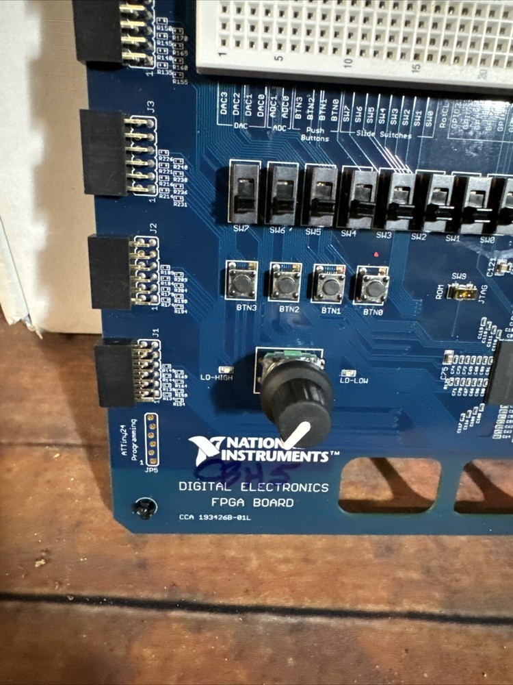 NATIONAL INSTRUMENTS DIGITAL ELECTRONICS PROTOTYPING FPGA BOARD 193426B-01L