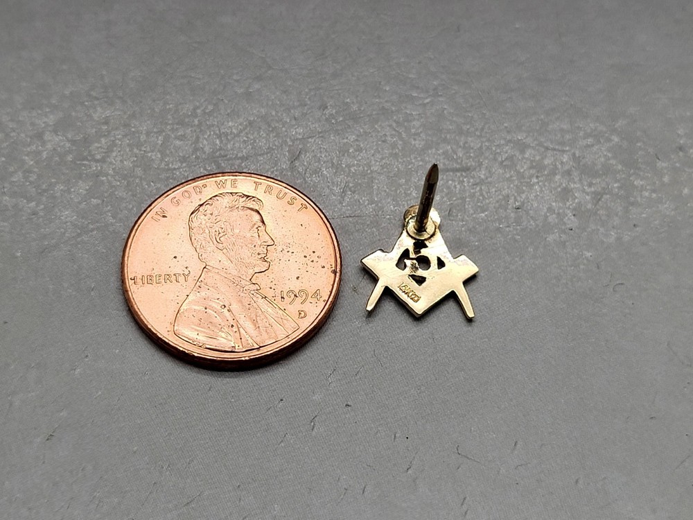 Vintage 10K Solid Yellow Gold Mason Masonic Lapel Pin