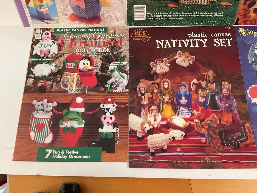 6 Plastic Canvas Pattern Leaflets, Windsocks, Ornaments, Nativity, Critters