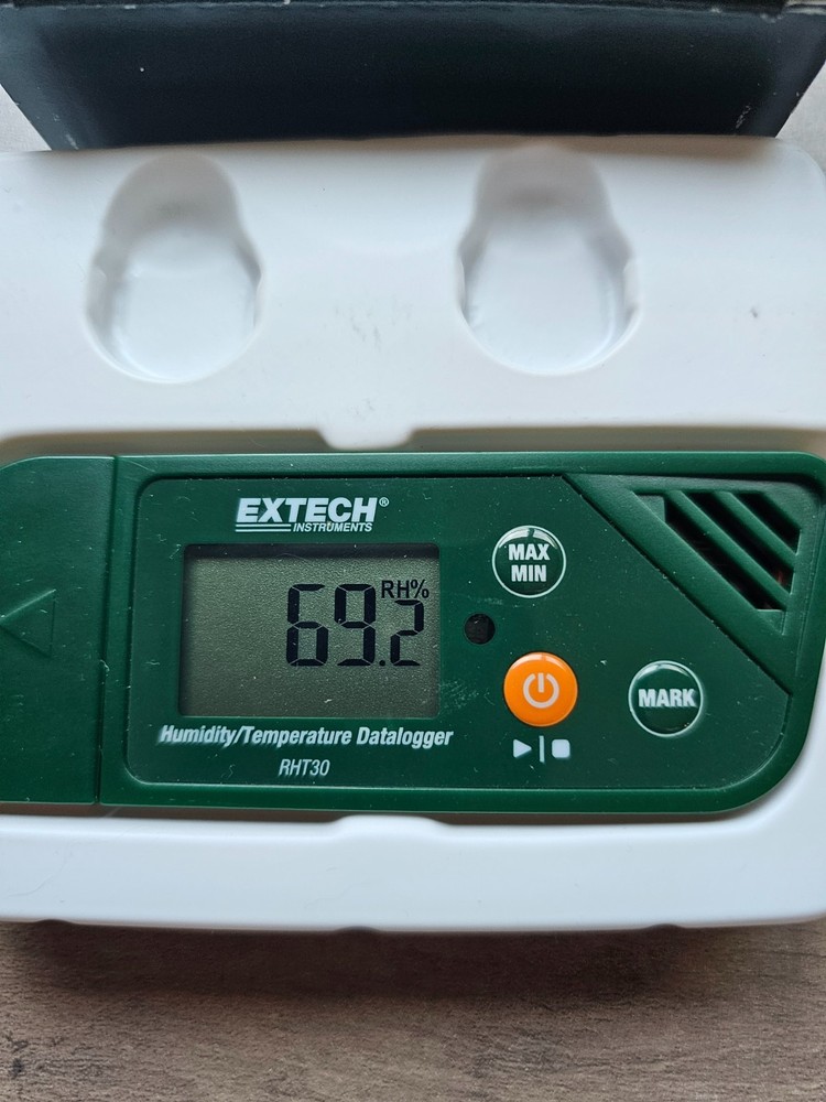 Extech RHT30: USB Humidity/Temperature Datalogger