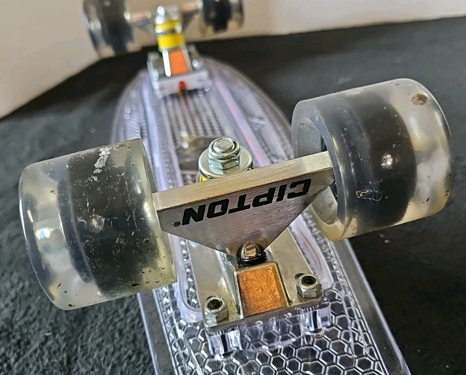 Cipton LED 12 Mode Light Up Deck Motion Activated LED Wheels Skateboard Works.