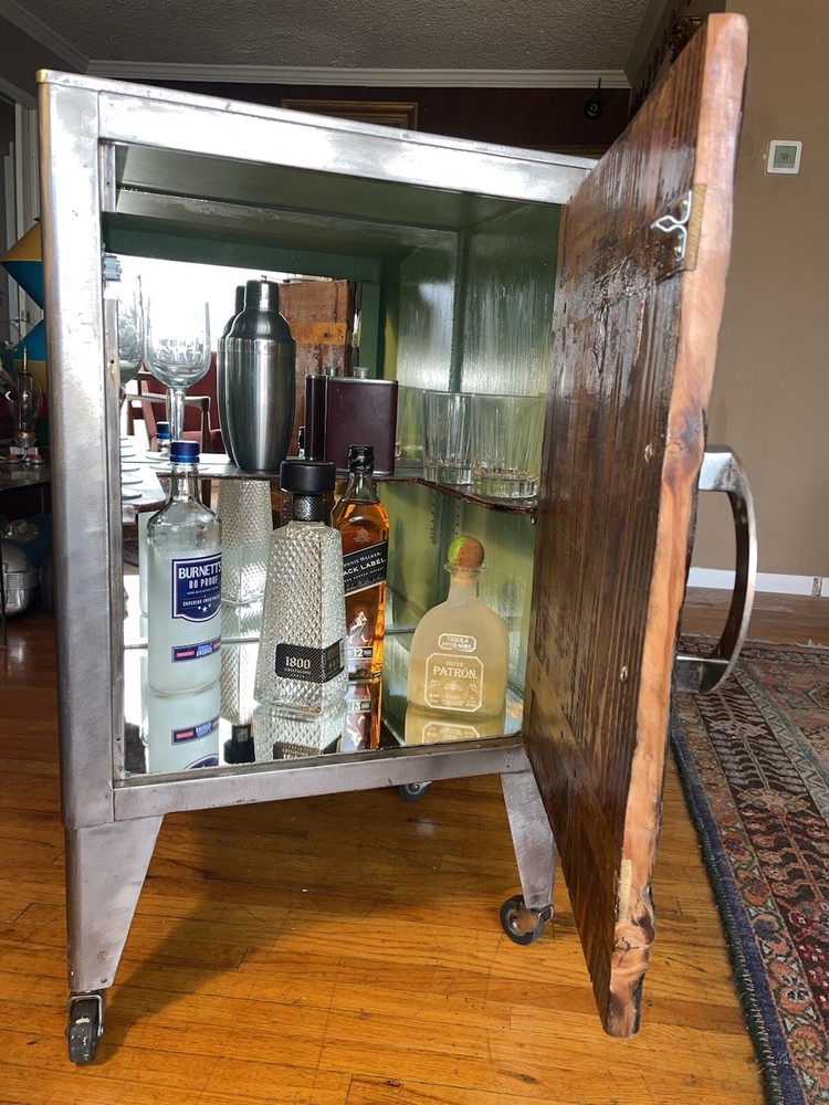 Custom Bar