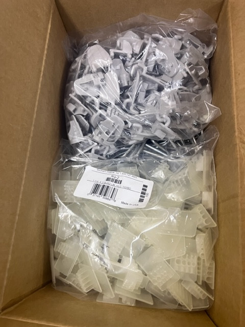 100PK 2" Fastback Scanning Hook with 100 label holders NEW