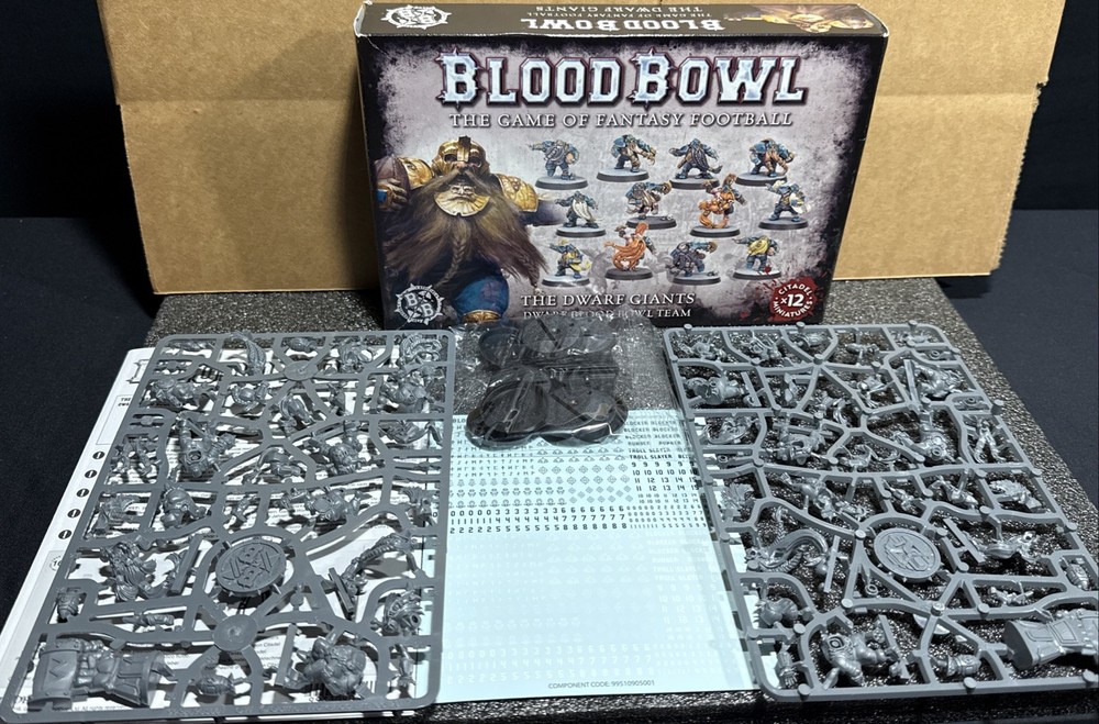 THE DWARF GIANTS BLOOD BOWL TEAM Games Workshop