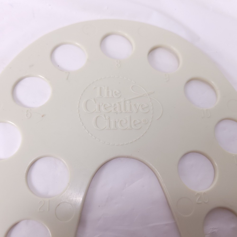 Creative Circle Pallette 25 Hole Cross Stitch Thread Floss Organizer