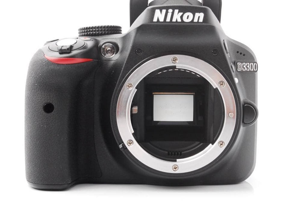 Nikon D3300 w/ 9086 Shots 661762