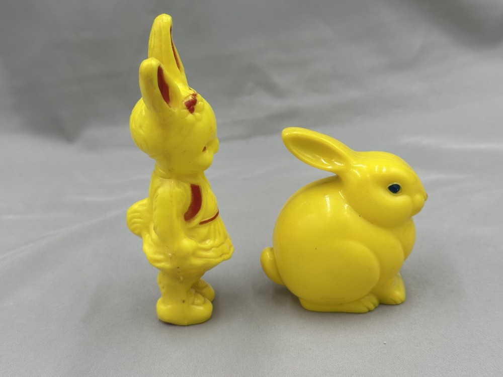 c 1950 IRWIN Knickerbocker EASTER BUNNY Rabbit RATTLE Toy Hard Plastic